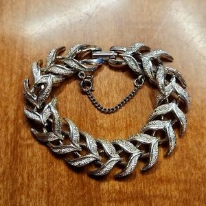 Vintage leaf-look silver bracelet‎